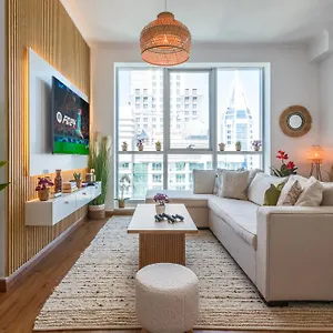 Albergue Torch 77 - By Saffron House
